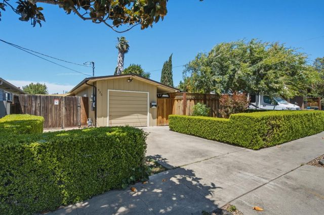 530 B Street, Hollister, CA 95023