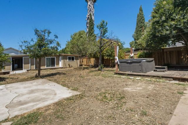 530 B Street, Hollister, CA 95023