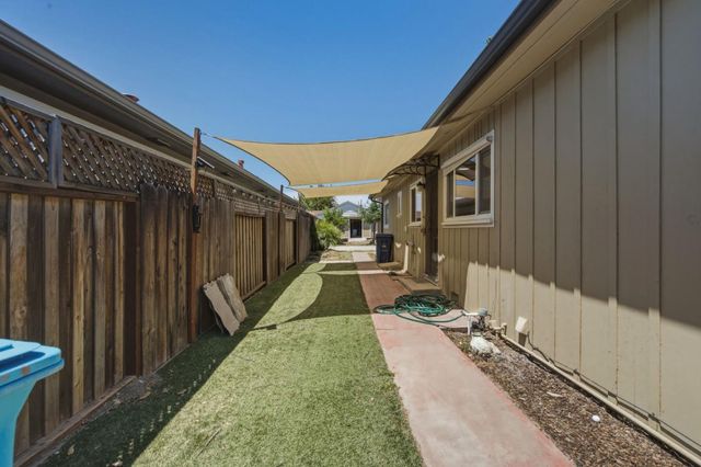 530 B Street, Hollister, CA 95023