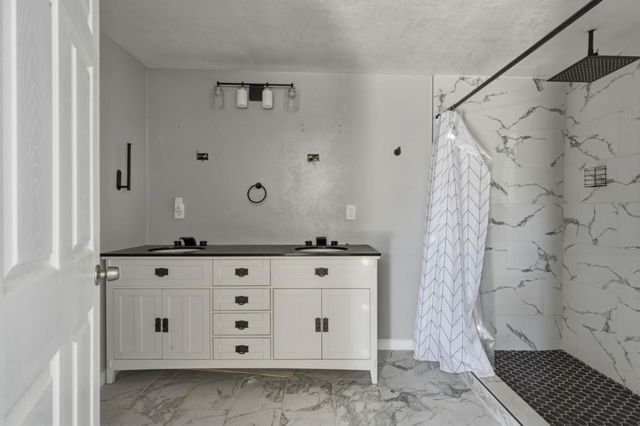 530 B Street, Hollister, CA 95023