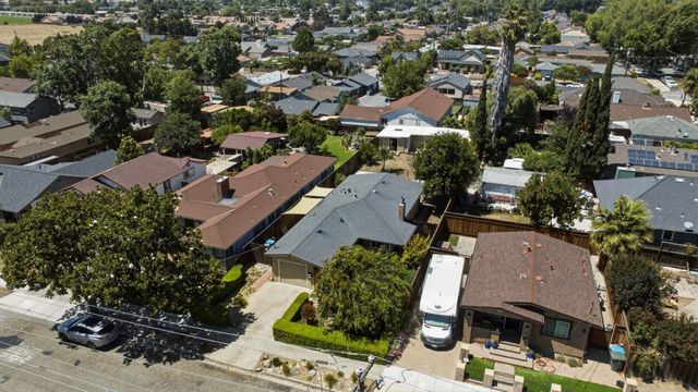 530 B Street, Hollister, CA 95023