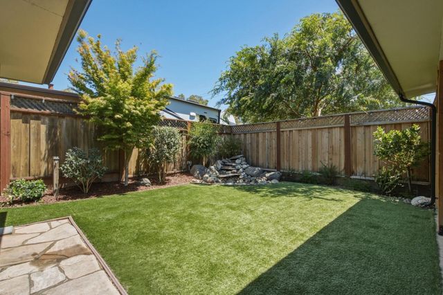 530 B Street, Hollister, CA 95023