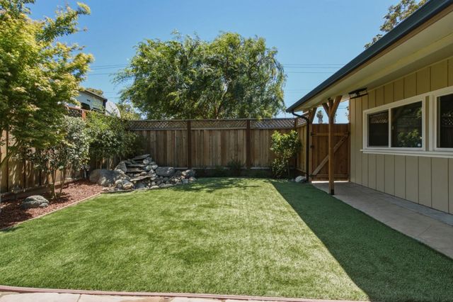 530 B Street, Hollister, CA 95023