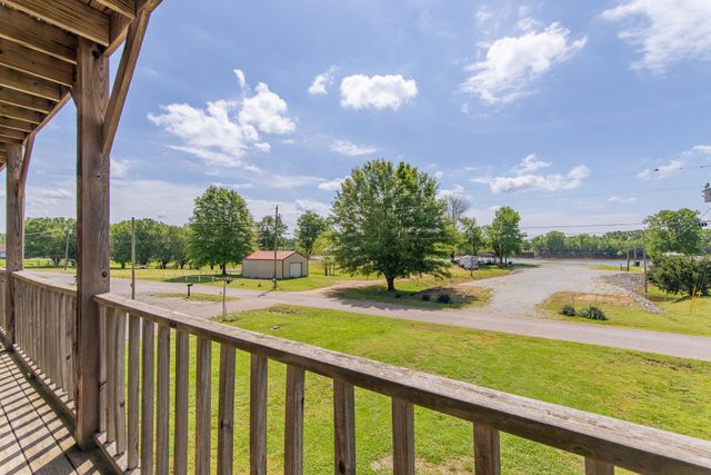 2705 Catfish Ln, Crump, TN 38327