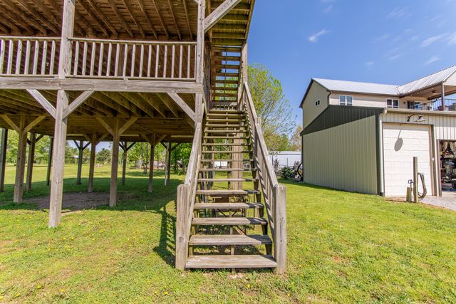 2705 Catfish Ln, Crump, TN 38327