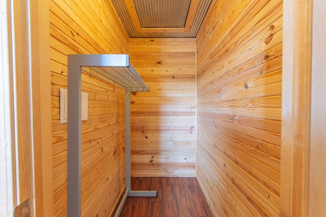 2705 Catfish Ln, Crump, TN 38327