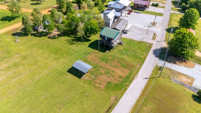 2705 Catfish Ln, Crump, TN 38327