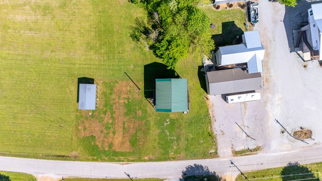 2705 Catfish Ln, Crump, TN 38327