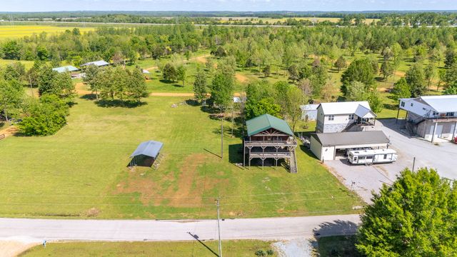 2705 Catfish Ln, Crump, TN 38327