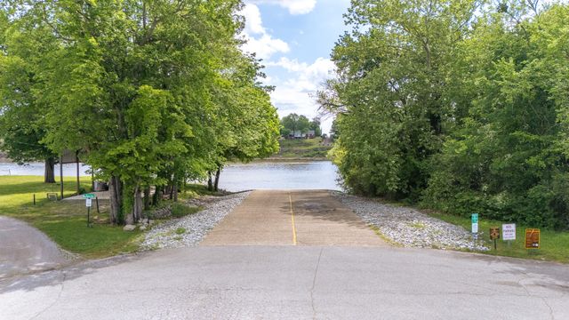 2705 Catfish Ln, Crump, TN 38327