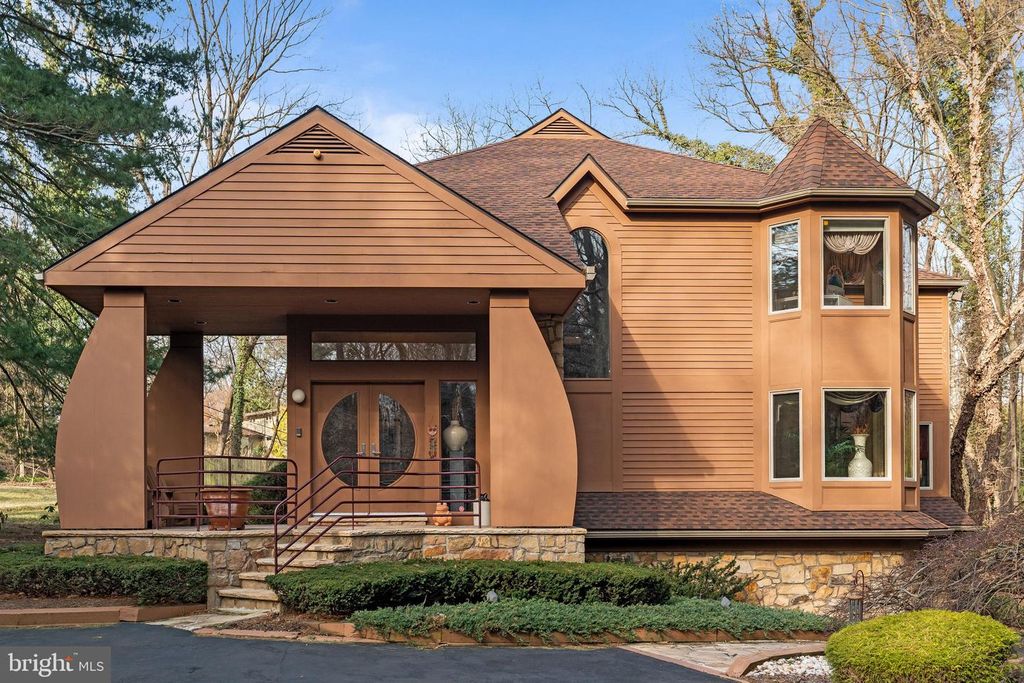 1028 LEOPARD RD, Jenkintown, PA 19046
