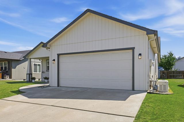 17608 E 2nd Ln, Spokane Valley, WA 99016