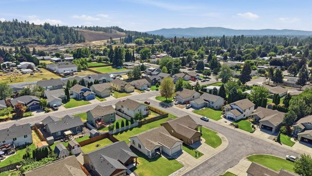 17608 E 2nd Ln, Spokane Valley, WA 99016