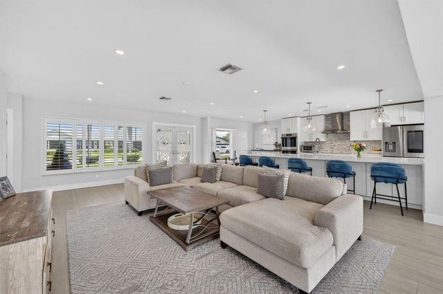 4460 NE 26th Avenue, Lighthouse Point, FL 33064