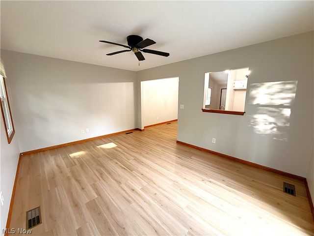 1933 Candlewood Drive, Avon, OH 44011