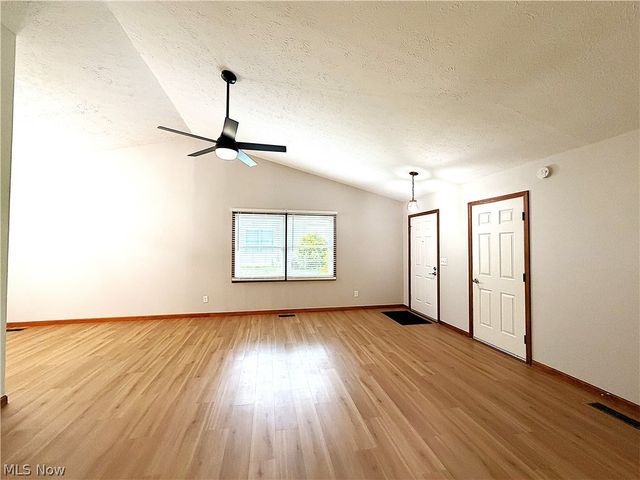 1933 Candlewood Drive, Avon, OH 44011