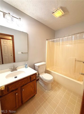 1933 Candlewood Drive, Avon, OH 44011