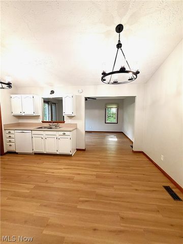 1933 Candlewood Drive, Avon, OH 44011