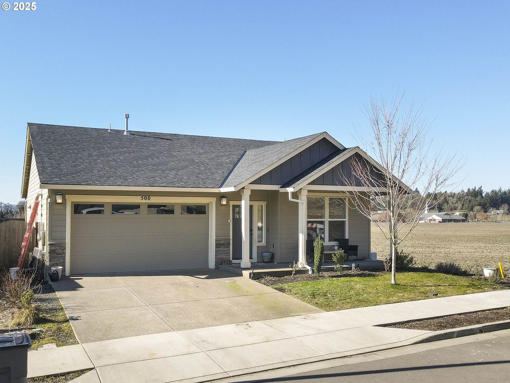 500 MERLOT St, Amity, OR 97101