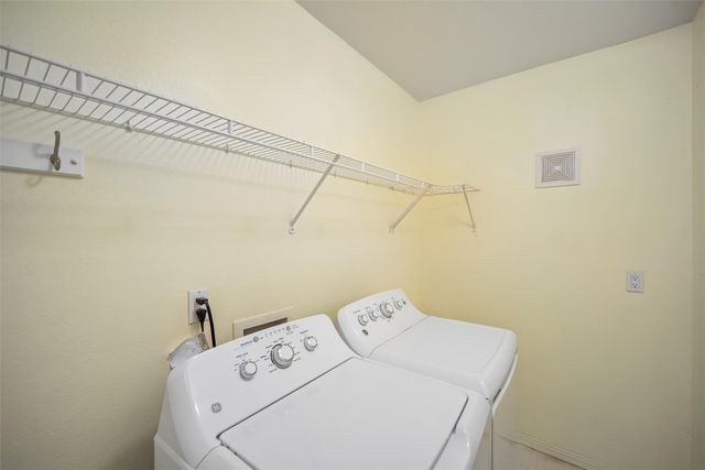 3828 Hunter Avenue, Des Moines, IA 50311