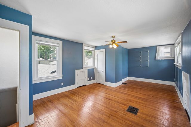 3828 Hunter Avenue, Des Moines, IA 50311