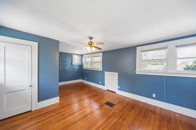 3828 Hunter Avenue, Des Moines, IA 50311