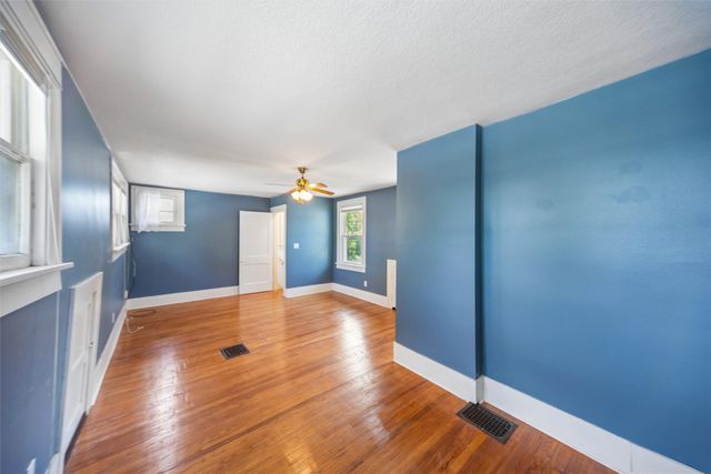 3828 Hunter Avenue, Des Moines, IA 50311