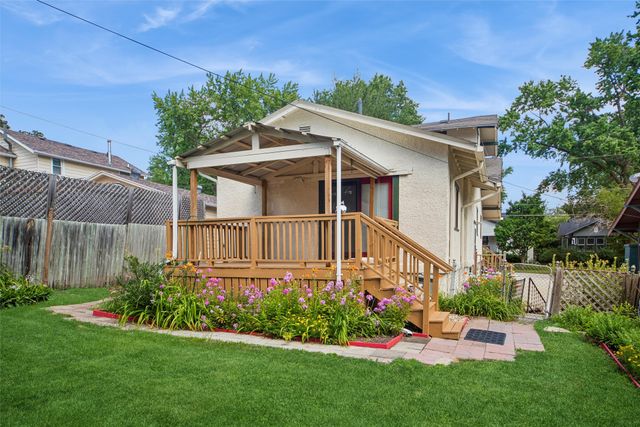 3828 Hunter Avenue, Des Moines, IA 50311