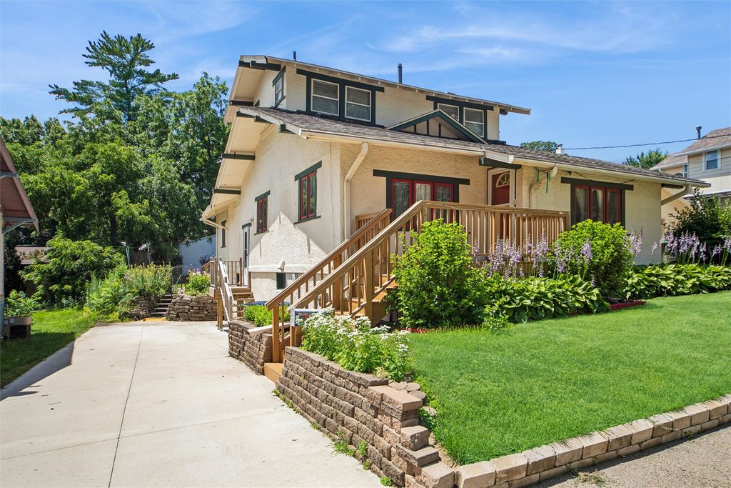 3828 Hunter Avenue, Des Moines, IA 50311
