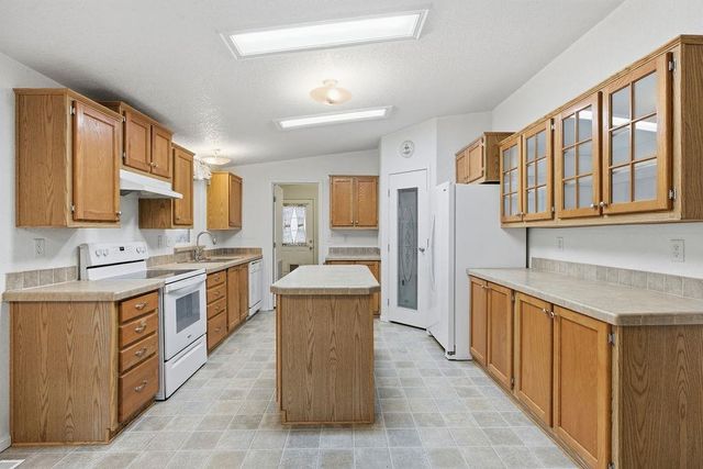 9611 N Morrison Rd, Spokane, WA 99217