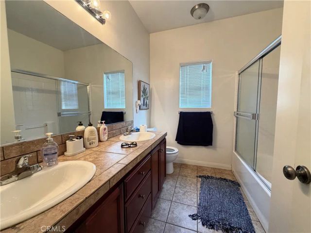 600 Vancluse Bay Drive, Bakersfield, CA 93307