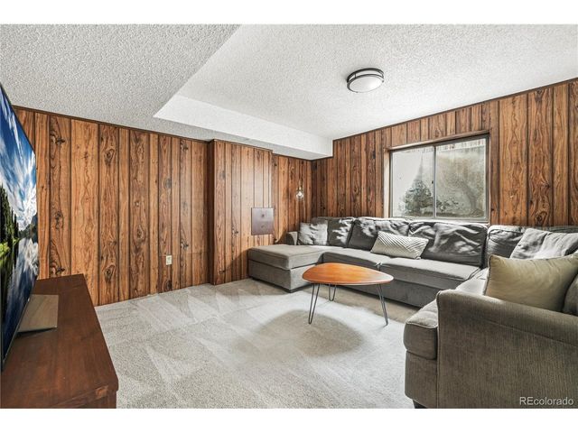 4916 W 61st Pl, Arvada, CO 80003