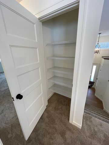 1437 34th Avenue SW, Cambridge, MN 55008