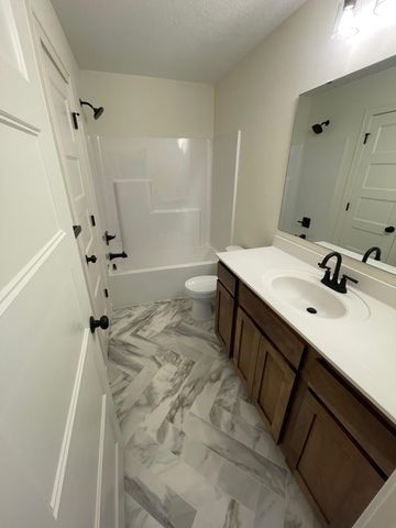 1437 34th Avenue SW, Cambridge, MN 55008