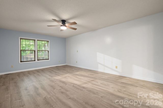 1011 Cambridge Court, Lenoir, NC 28645