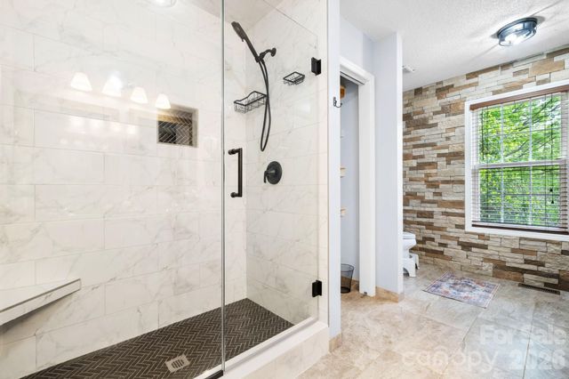 1011 Cambridge Court, Lenoir, NC 28645