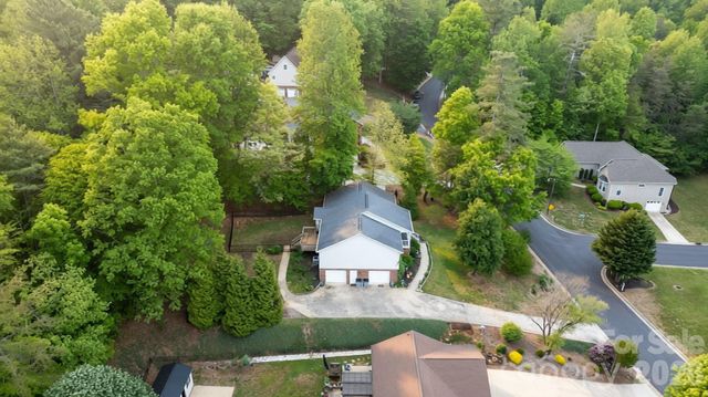 1011 Cambridge Court, Lenoir, NC 28645