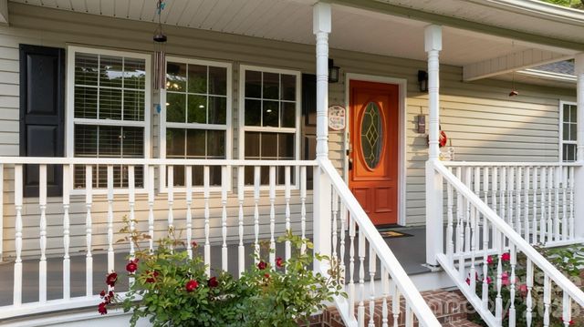 1011 Cambridge Court, Lenoir, NC 28645