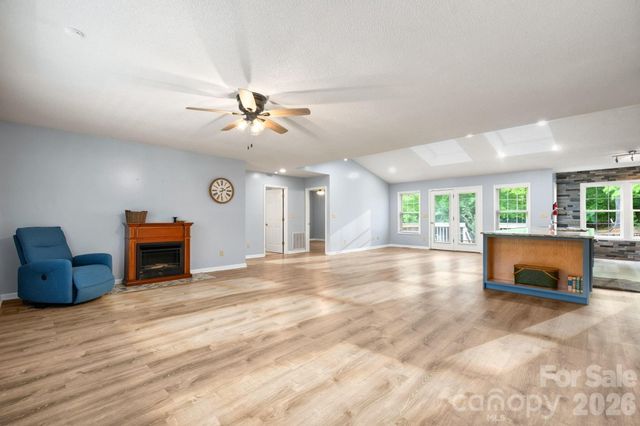 1011 Cambridge Court, Lenoir, NC 28645