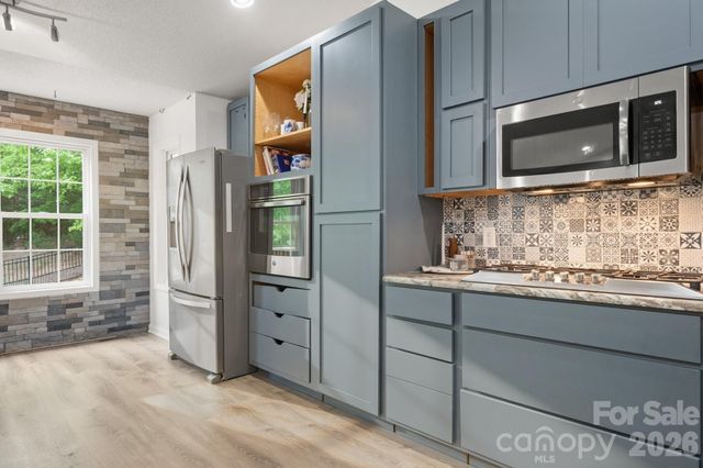 1011 Cambridge Court, Lenoir, NC 28645