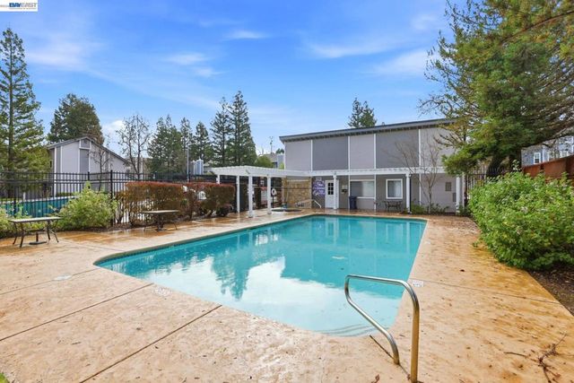 3877 3877 Vine St, Pleasanton, CA 94566