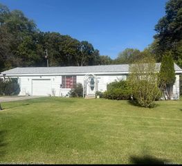 21106 Spears Road, Pinckney, MI 48169