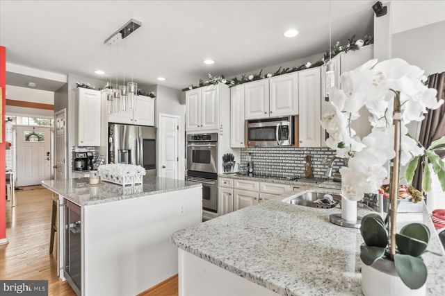 2520 VILLAGE RD, Dover, PA 17315