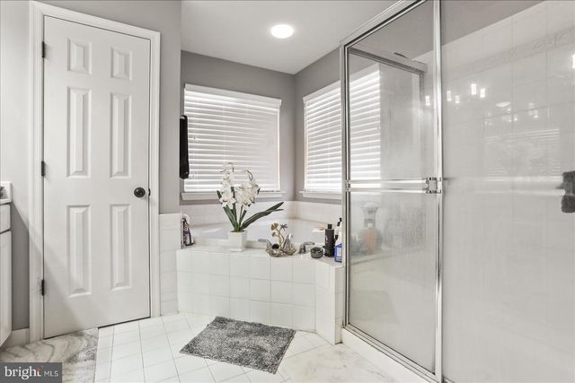 2520 VILLAGE RD, Dover, PA 17315