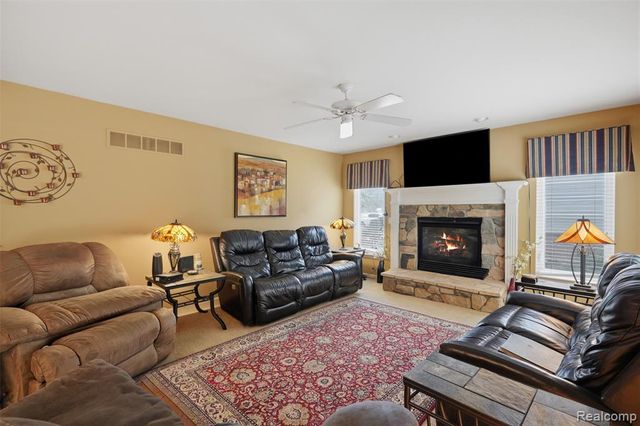 170 Fairhill Way, Howell, MI 48843