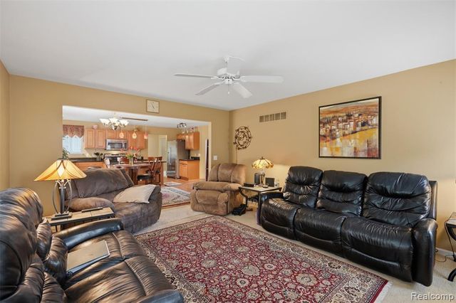 170 Fairhill Way, Howell, MI 48843