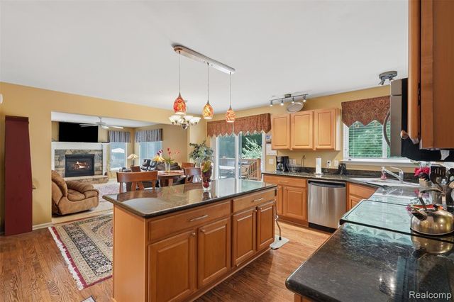170 Fairhill Way, Howell, MI 48843