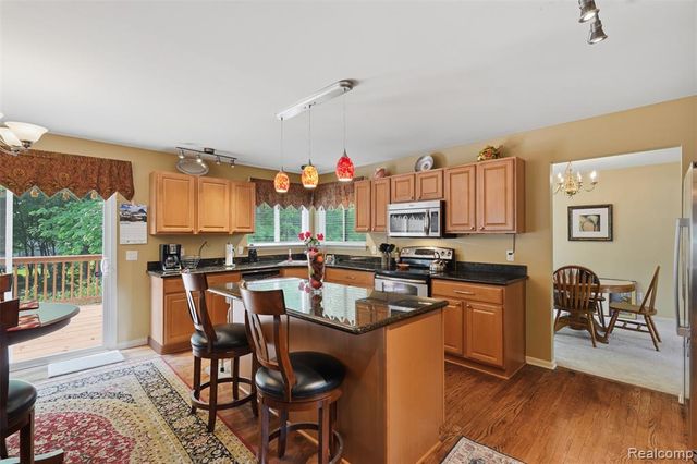 170 Fairhill Way, Howell, MI 48843