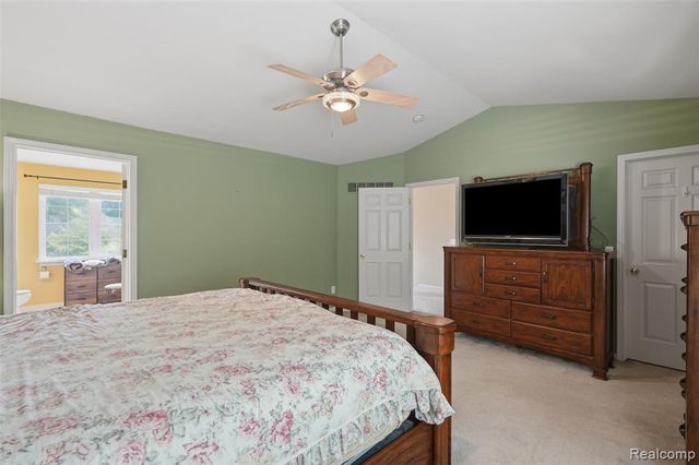 170 Fairhill Way, Howell, MI 48843