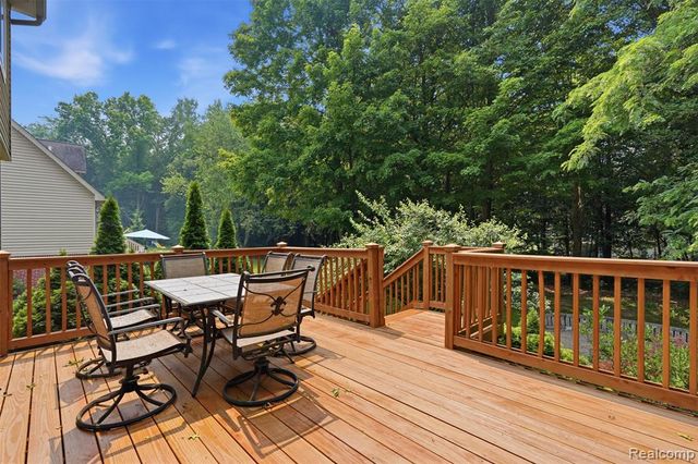 170 Fairhill Way, Howell, MI 48843